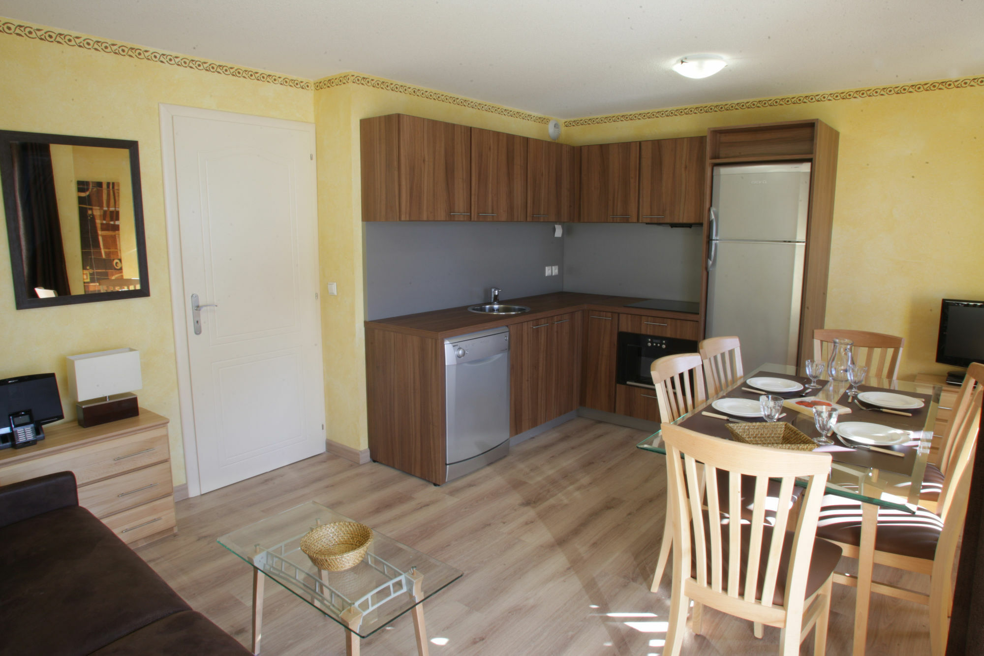 Residence Mmv Les Terrasses D'Isola อิโซลา 2000 ภายนอก รูปภาพ